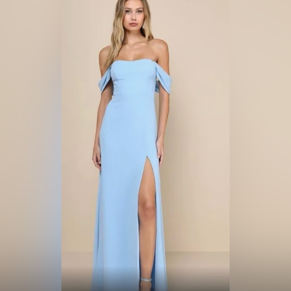 Lulu’s Light Blue Off Shoulder Maxi dress-Size Large